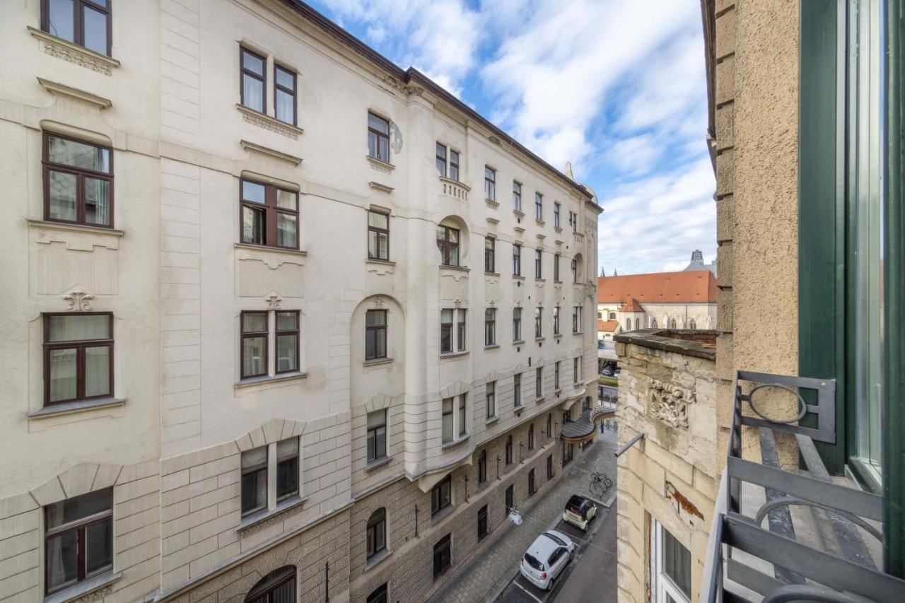 Anastasia 2 Bedrooms Apartment On Vaci Utca Budapest Extérieur photo
