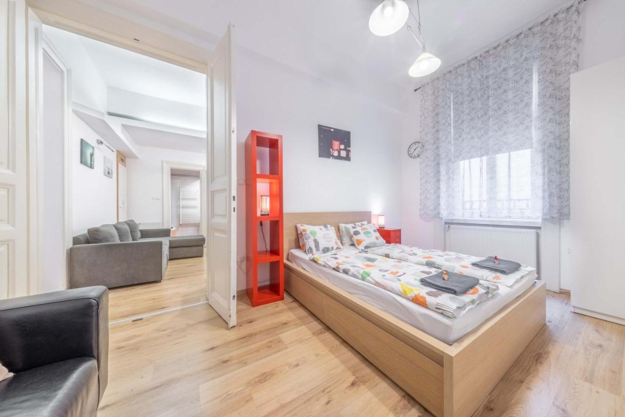 Anastasia 2 Bedrooms Apartment On Vaci Utca Budapest Extérieur photo
