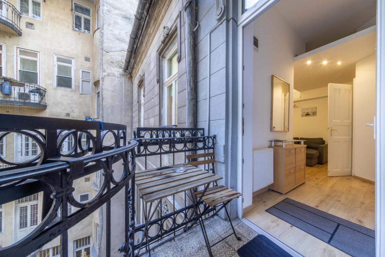 Anastasia 2 Bedrooms Apartment On Vaci Utca Budapest Extérieur photo