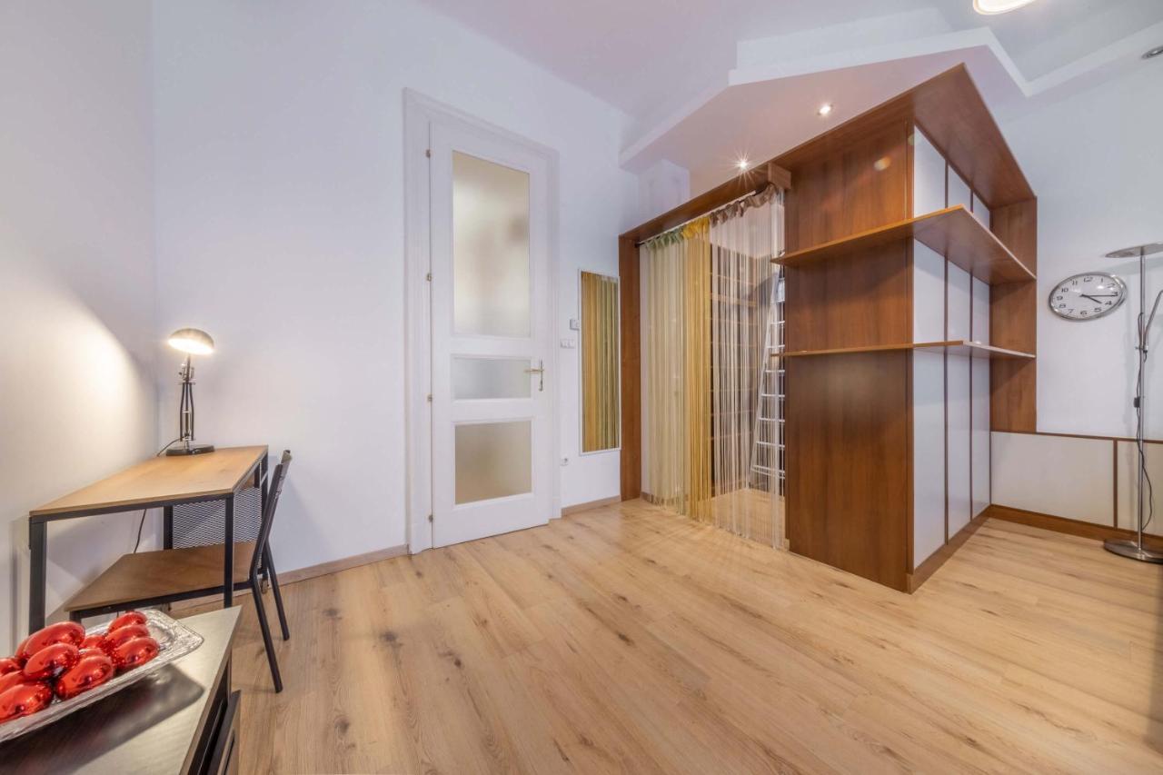 Anastasia 2 Bedrooms Apartment On Vaci Utca Budapest Extérieur photo