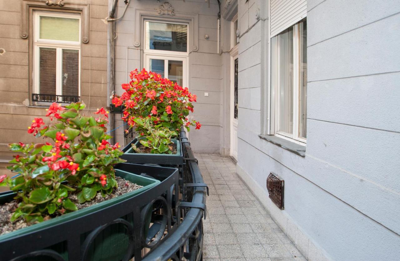 Anastasia 2 Bedrooms Apartment On Vaci Utca Budapest Extérieur photo